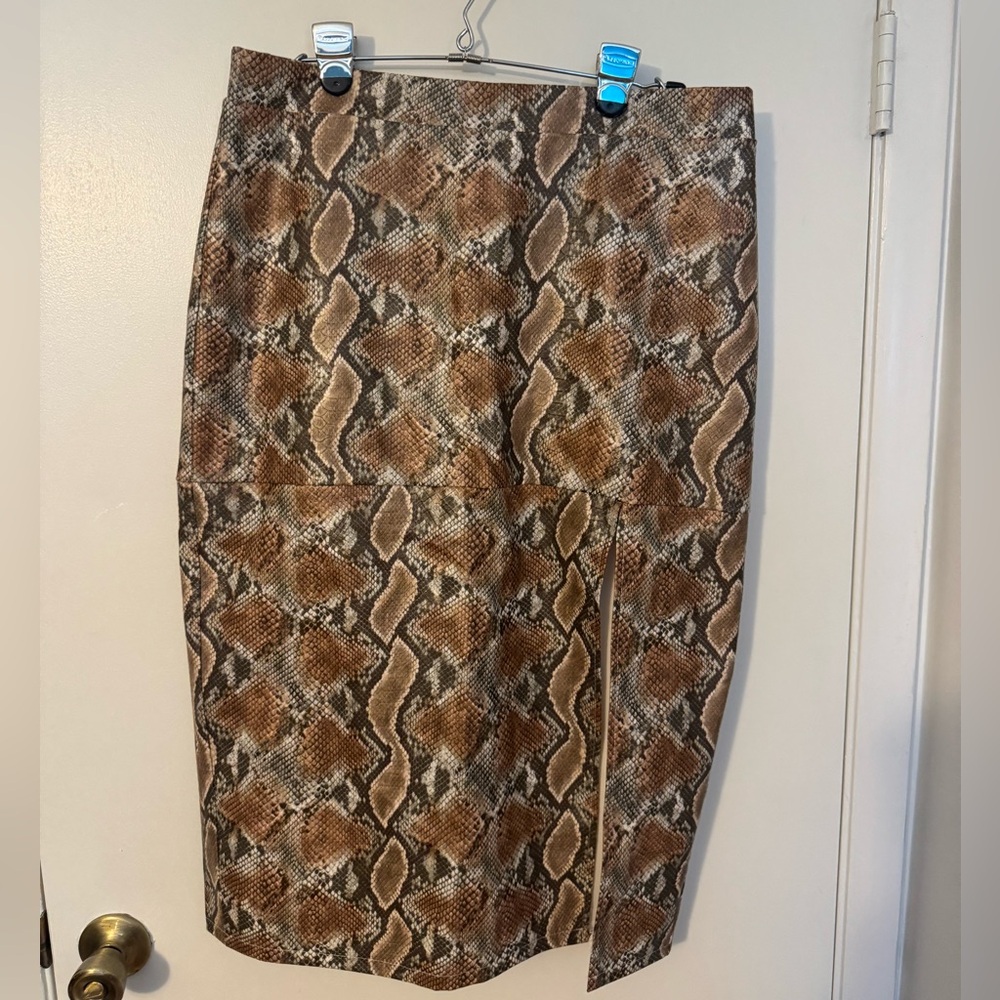 VENUS Brown and Tan Snake Print Pencil Skirt